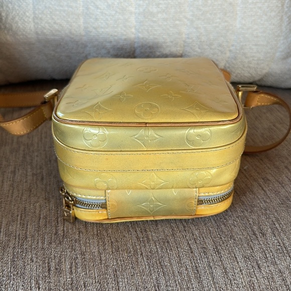 Louis Vuitton Yellow Crossbody Bag - Picture 9 of 14